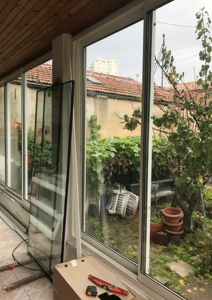 Installation de grandes baies vitrées chez un particulier
